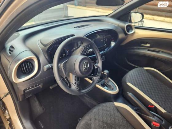 טויוטה אייגו קרוס (AYGO X) Pulse הצ'בק 4X2 אוט' 1.0 (72 כ"ס) בנזין 2023 למכירה בקרית אתא