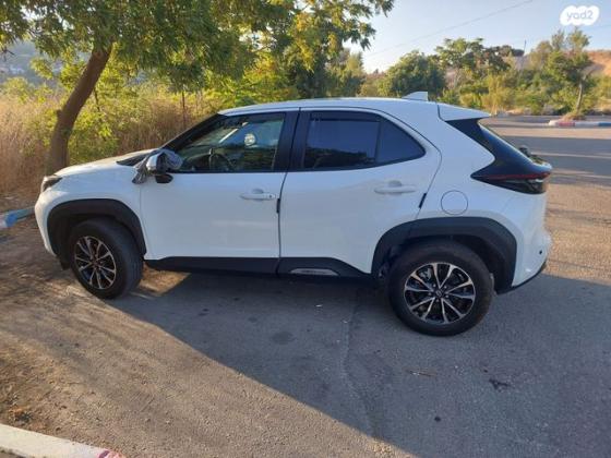 טויוטה יאריס קרוס HSD Eco אוט' 1.5 (92 כ''ס) בנזין 2022 למכירה במעלות תרשיחא