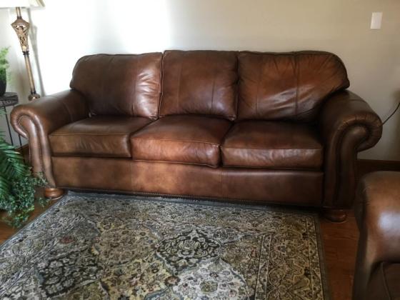 עור ספה וכיסא WhatsApp 55