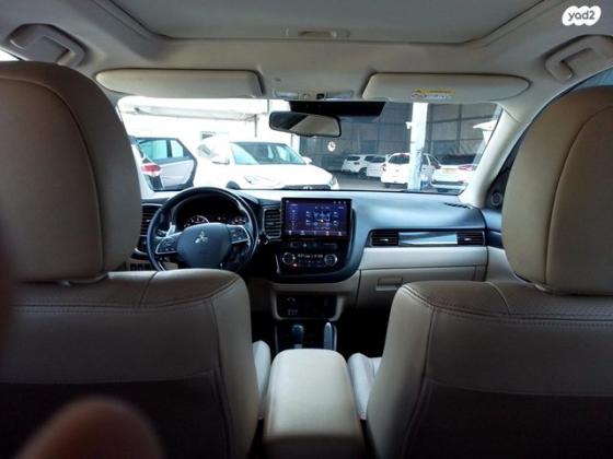 מיצובישי אאוטלנדר Premium אוט' 7 מק' 2.0 (150 כ''ס) בנזין 2017 למכירה ב