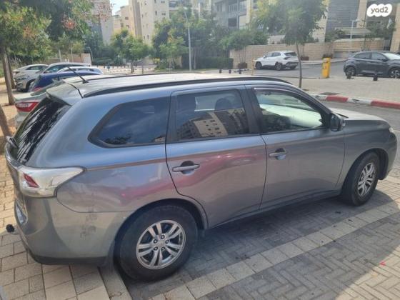 מיצובישי אאוטלנדר 4X4 Supreme אוט' 7 מק' 2.0 (150 כ"ס) בנזין 2013 למכירה בכפר סבא