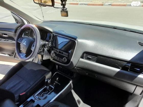 מיצובישי אאוטלנדר Instyle אוט' 7 מק' 2.0 (150 כ"ס) בנזין 2018 למכירה בצפת