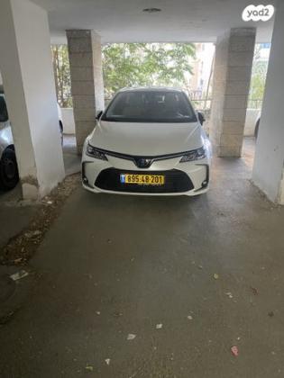 טויוטה קורולה הייבריד Sense סדאן אוט' 1.8 (98 כ''ס) בנזין 2019 למכירה בירושלים
