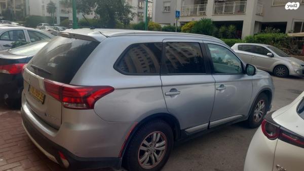 מיצובישי אאוטלנדר Instyle אוט' 7 מק' 2.0 (150 כ"ס) בנזין 2016 למכירה בפתח תקווה