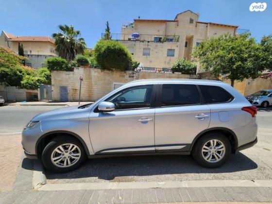 מיצובישי אאוטלנדר Instyle אוט' 7 מק' 2.0 (150 כ"ס) בנזין 2016 למכירה בנתניה