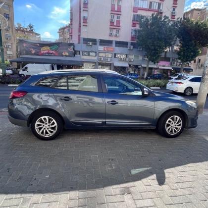 רנו מגאן אסטייט/ גראנד טור Expression אוט' 1.2 (132 כ''ס) בנזין 2016 למכירה בראשון לציון