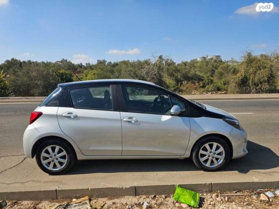 טויוטה יאריס הייבריד Hybrid אוט' 1.5 (74 כ''ס) בנזין 2016 למכירה בברקן