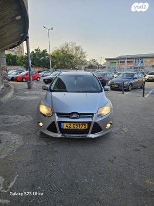 פורד פוקוס Trend סטיישן אוט' 1.6 (125 כ''ס) בנזין 2012 למכירה בחולון