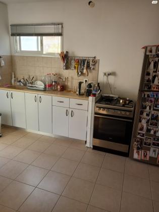 הגולן 16 (גיל עמל)