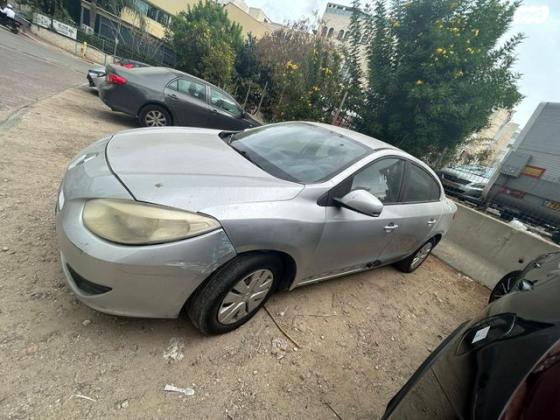 רנו פלואנס E1 אוט' דיזל 1.5 (110 כ''ס) דיזל 2012 למכירה ברמת גן