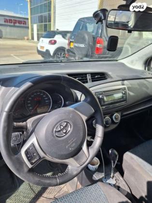 טויוטה יאריס Style אוט' 1.3 (99 כ"ס) בנזין 2012 למכירה בחריש