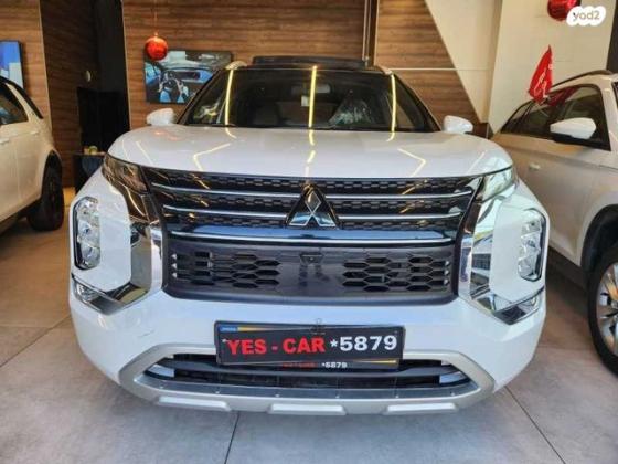 מיצובישי אאוטלנדר Luxury TTH אוט' 7 מק' 2.5 (181 כ"ס) בנזין 2022 למכירה בחיפה