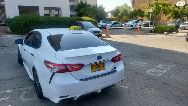 טויוטה קאמרי SE הייבריד אוט' 5 דל' 2.5 (208 כ''ס) ק2 בנזין 2021 למכירה בנתניה