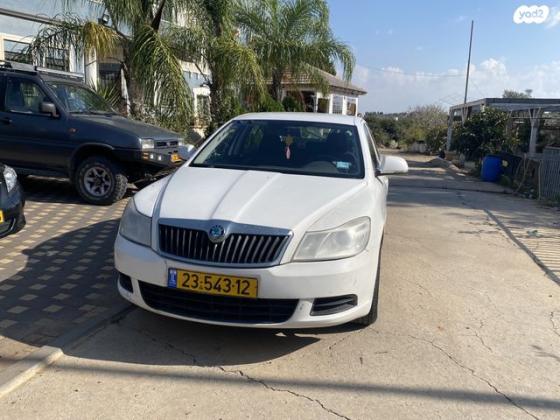סקודה אוקטביה Ambiente אוט' 1.2 (105 כ''ס) בנזין 2012 למכירה באום אל פחם