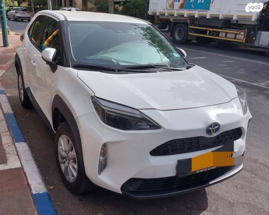 טויוטה יאריס קרוס HSD Urban אוט' 1.5 (92 כ''ס) בנזין 2023 למכירה ברמת גן