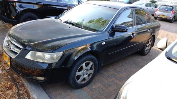 יונדאי סונטה Executive אוט' 2.4 (161 כ''ס) בנזין 2006 למכירה בכרמיאל