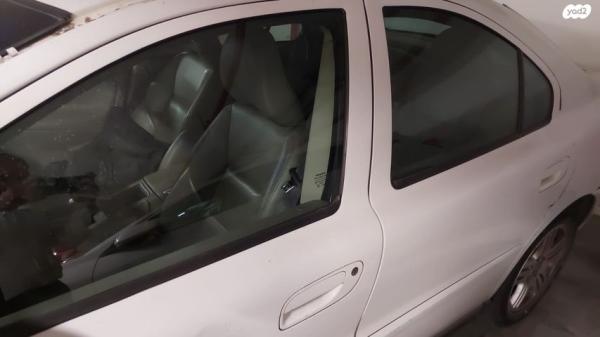 וולוו S60 אוט' 2.4 (140 כ''ס) בנזין 2010 למכירה בנתניה