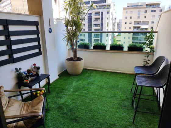 עמיחי פאגלין 8 (אזורי חן)