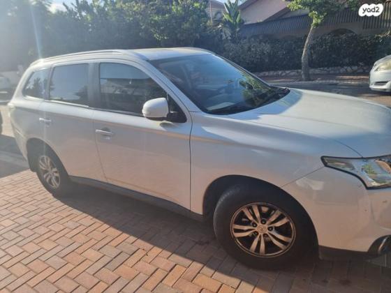 מיצובישי אאוטלנדר Instyle אוט' 7 מק' 2.0 (150 כ"ס) בנזין 2015 למכירה בקרית אונו