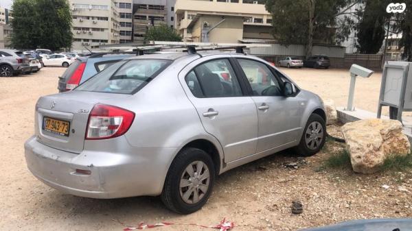 סוזוקי SX4 GLA סדאן אוט' 1.6 (119 כ"ס) בנזין 2010 למכירה בפתח תקווה