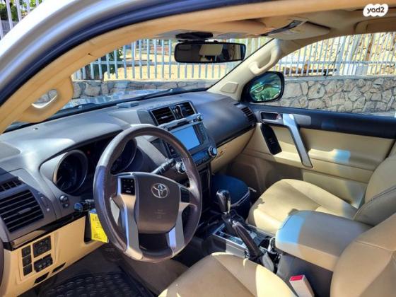 טויוטה לנד קרוזר ארוך 4X4 Luxury 5 אוט' דיזל 5 מק' 2.8 (177 כ"ס) דיזל 2016 למכירה בנהריה