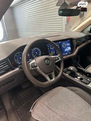 פולקסווגן טוארג 4X4 Luxury V6 אוט' דיזל 3.0 (286 כ''ס) דיזל 2021 למכירה באילת