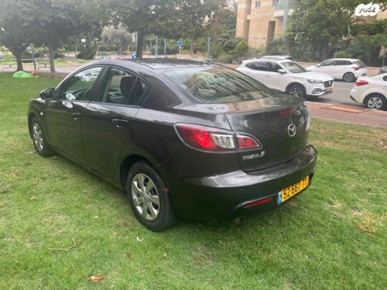 מאזדה i Active סדאן אוט' 1.6 (105 כ''ס) בנזין 2011 למכירה בפתח תקווה