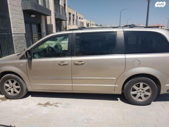 קרייזלר גראנד וויאג'ר Touring אוט' 7 מק' 3.8 (193 כ"ס) בנזין 2009 למכירה בירושלים