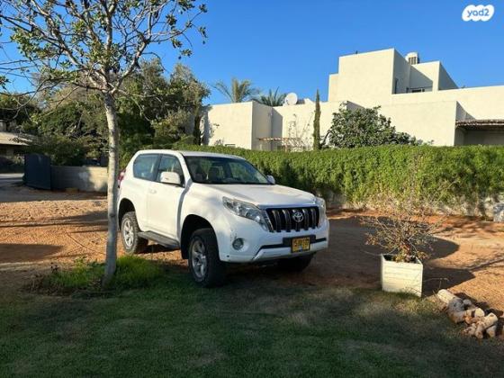 טויוטה לנד קרוזר קצר 4X4 Luxury אוט' דיזל 2.8 (177 כ"ס) דיזל 2016 למכירה במכמורת