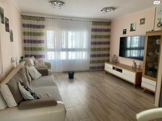 שדרות יוהנה ז'בוטינסקי 19 (נווה זאב)