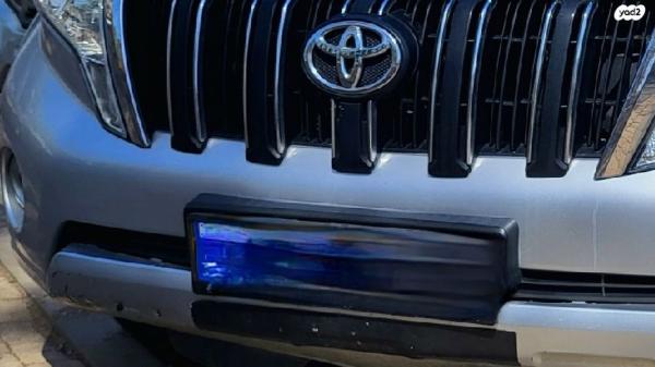 טויוטה לנד קרוזר ארוך 4X4 Luxury 5 אוט' דיזל 5 מק' 2.8 (177 כ"ס) דיזל 2016 למכירה בנהריה