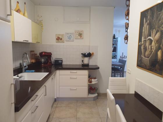 הבנים 12 (שרת)