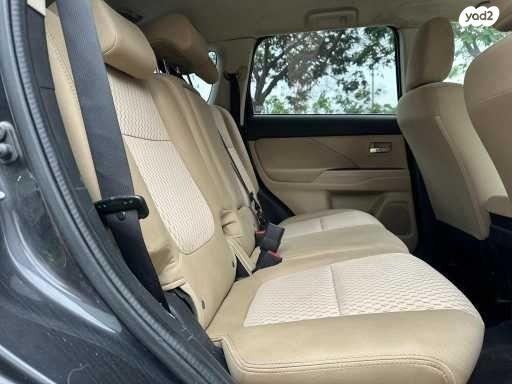 מיצובישי אאוטלנדר Instyle אוט' 7 מק' 2.0 (150 כ"ס) בנזין 2014 למכירה בנתניה