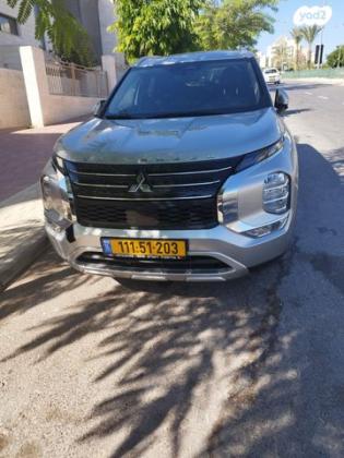 מיצובישי אאוטלנדר Premium אוט' 7 מק' 2.5 (181 כ"ס) בנזין 2022 למכירה במעלה אדומים