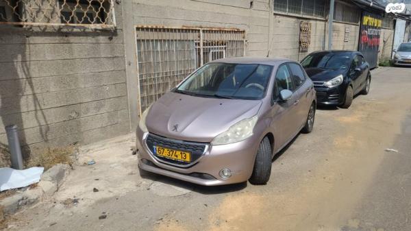 פיג'ו 208 Active אוט' 1.6 (120 כ"ס) בנזין 2012 למכירה בפתח תקווה