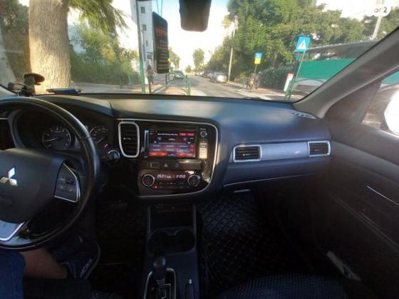 מיצובישי אאוטלנדר Instyle אוט' 7 מק' 2.0 (150 כ"ס) בנזין 2016 למכירה בכפר סבא