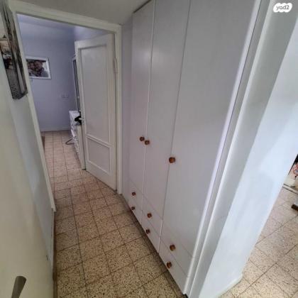 הברון הירש 15 (אברמוביץ')