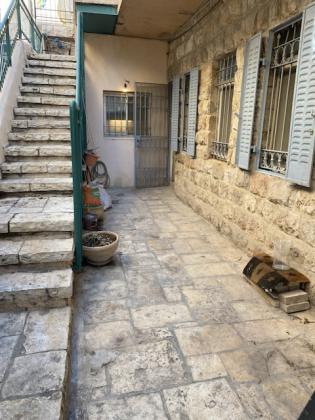 דירת גן 3 חדרים להשכרה בירושלים | בצלאל. | נחלאות