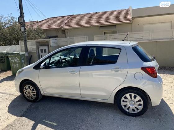 טויוטה יאריס Style אוט' 1.3 (99 כ"ס) בנזין 2015 למכירה בפרדס חנה כרכור