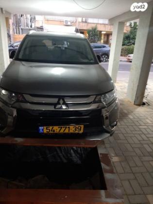 מיצובישי אאוטלנדר Instyle אוט' 7 מק' 2.0 (150 כ"ס) בנזין 2016 למכירה בבני ברק