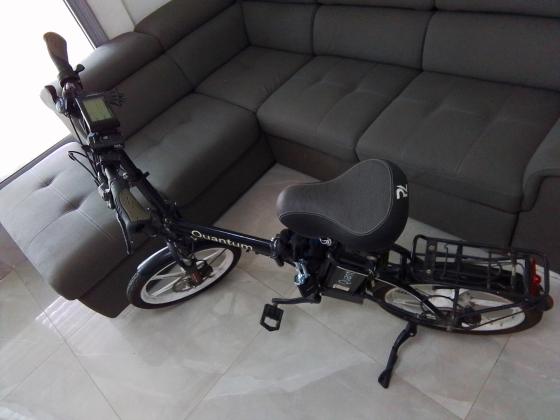 אופניים חשמליים במצב מעולה בטרייה