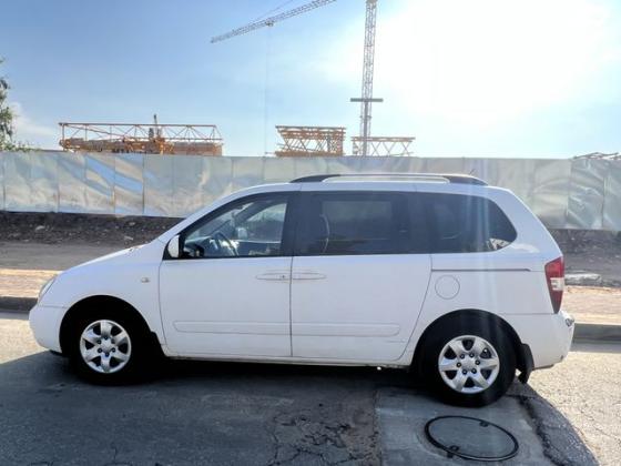 קיה קרניבל LX אוט' 7 מק' 2.7 (189 כ''ס) בנזין 2009 למכירה בפתח תקווה