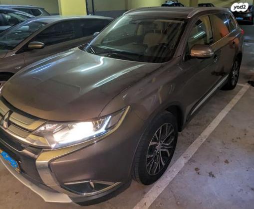 מיצובישי אאוטלנדר Premium אוט' 7 מק' 2.0 (150 כ''ס) בנזין 2017 למכירה בפתח תקווה