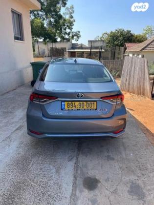 טויוטה קורולה הייבריד Sun סדאן אוט' 1.8 (98 כ''ס) בנזין 2019 למכירה בחרב לאת
