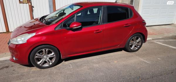 פיג'ו 208 Active אוט' 1.6 (120 כ"ס) בנזין 2014 למכירה בראשון לציון