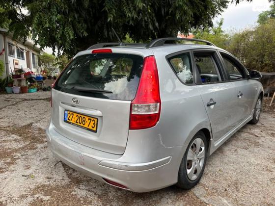 יונדאי i30CW Inspire סטיישן אוט' 1.6 (126 כ''ס) בנזין 2010 למכירה בתל מונד