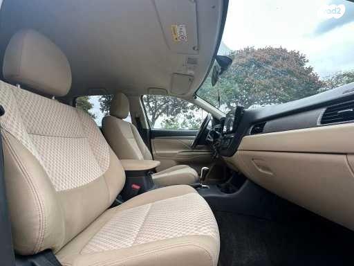 מיצובישי אאוטלנדר Instyle אוט' 7 מק' 2.0 (150 כ"ס) בנזין 2014 למכירה בנתניה