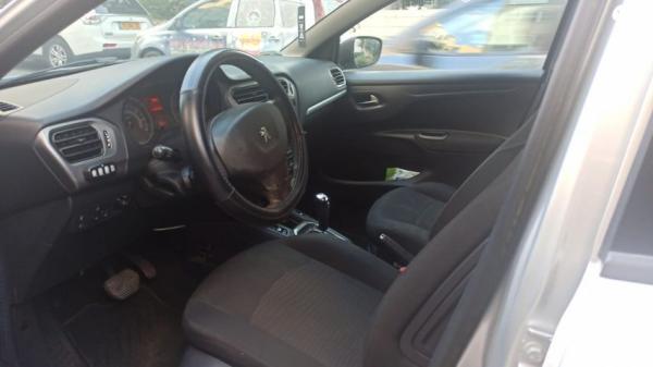 פיג'ו 301 Active רובוטית 1.2 (82 כ"ס) בנזין 2015 למכירה בראשון לציון