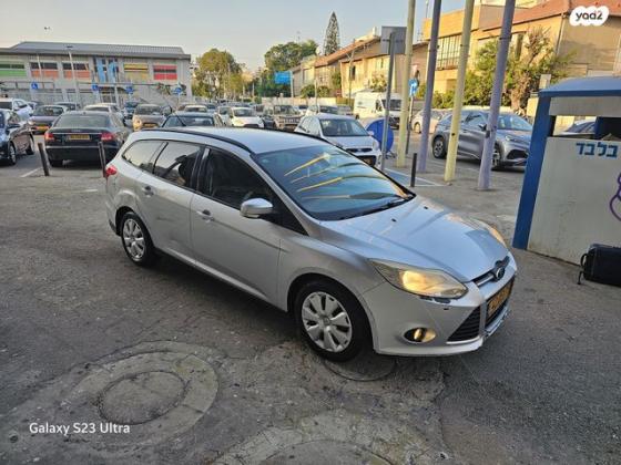 פורד פוקוס Trend סטיישן אוט' 1.6 (125 כ''ס) בנזין 2012 למכירה בחולון