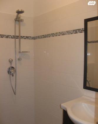 אלכסנדר פן 30 (שרת)